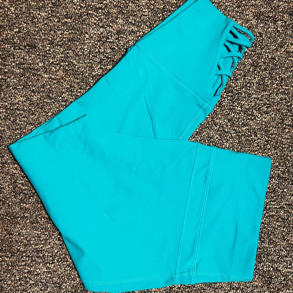 Clearance! Prana Deco Crop Dragonfly. Large. Green Jewel Tone.